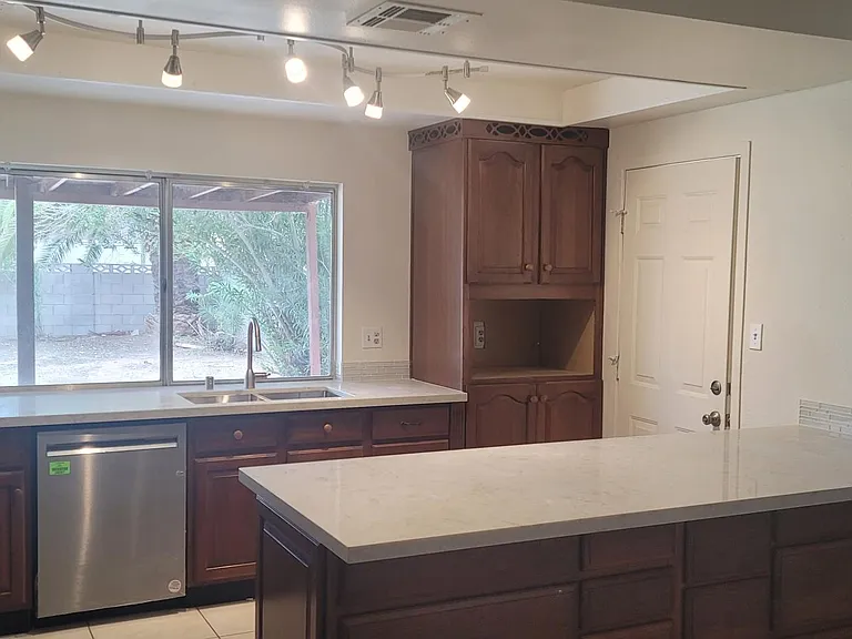 Bunker Cir — Photo 6