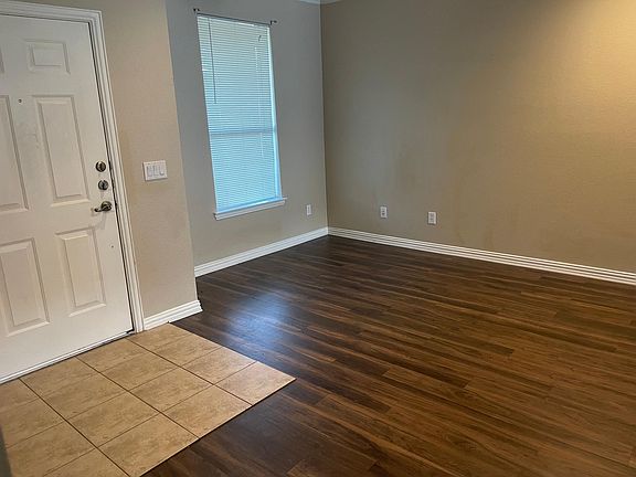 5th image of 684 S Charles St #684