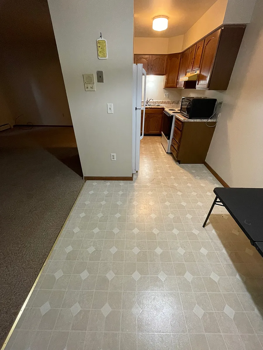 Building Photo - 636 Everett St #14
