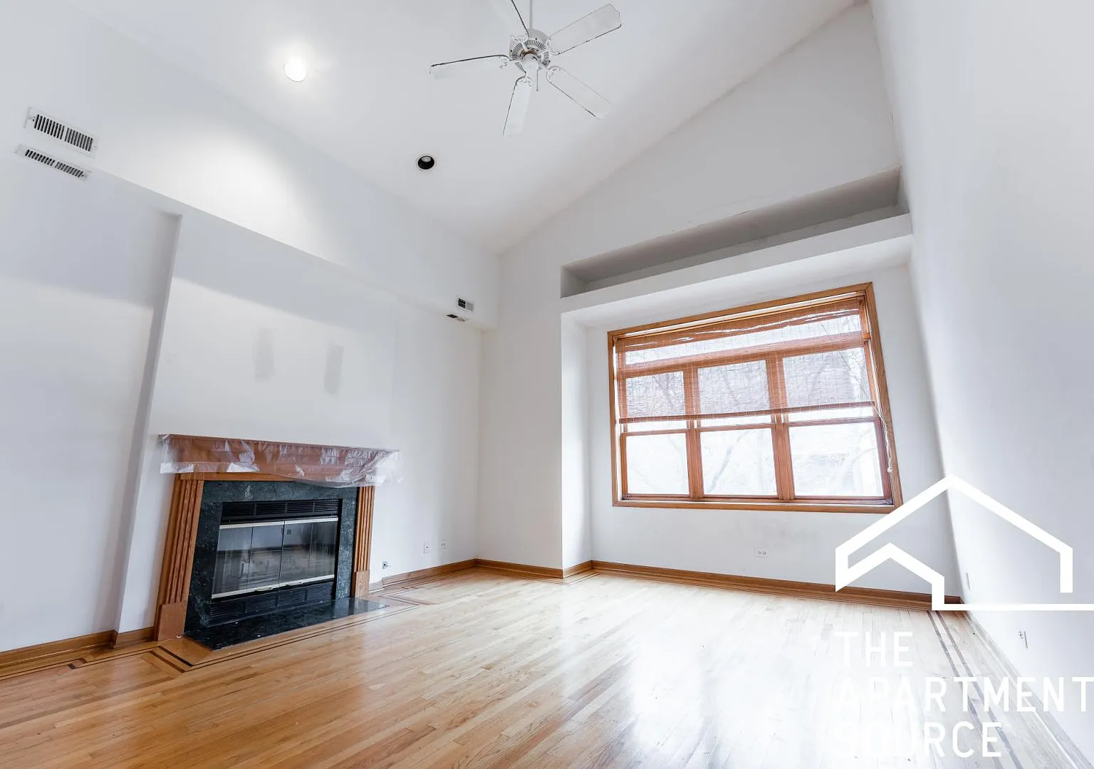 1940 West Diversey Parkway #3W — Photo 2