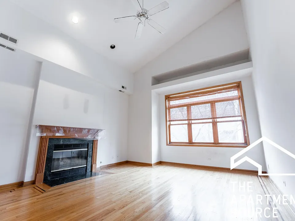 1938 W Diversey Pkwy #3