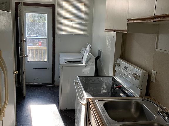 3rd image of 3117 5th Ave