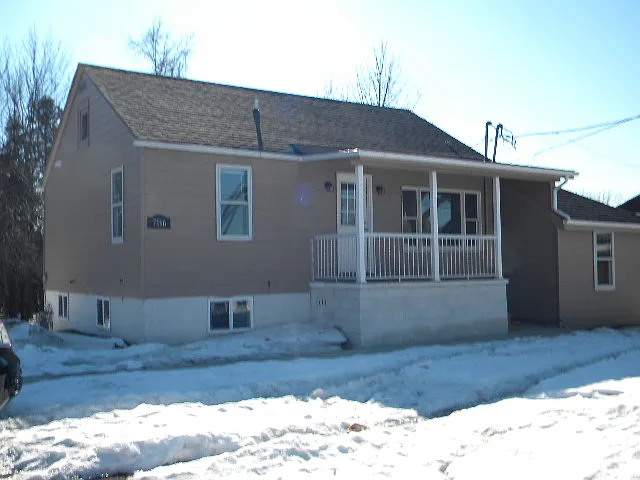 3 bed, 1200 sqft, $1,400 — Photo 1