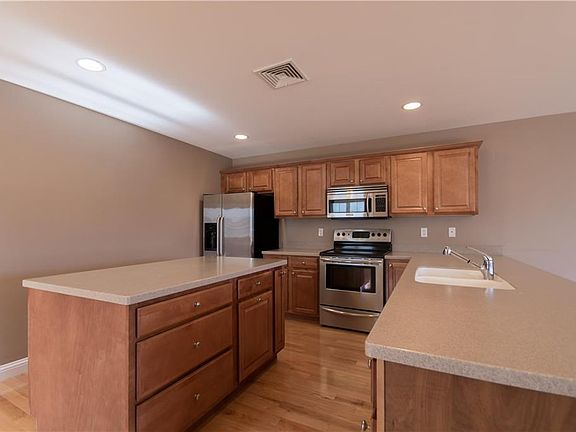3rd image of 675 Metacom Ave Unit 53
