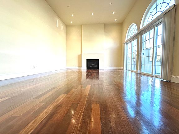 2nd image of 2762 Edison St