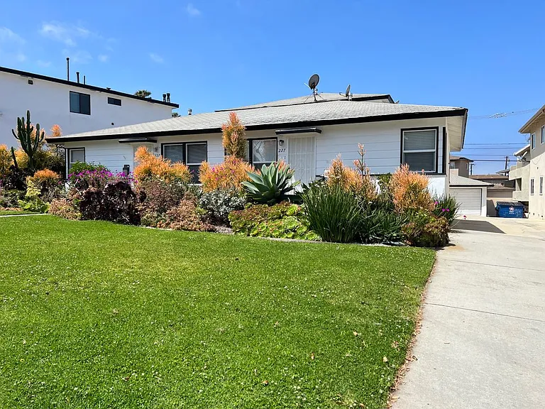 227 Calle Miramar #1 — Photo 1