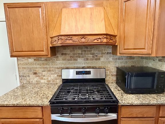 5th image of 1026 Fox Trace Dr