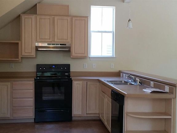 4th image of 822 N Guillemard St