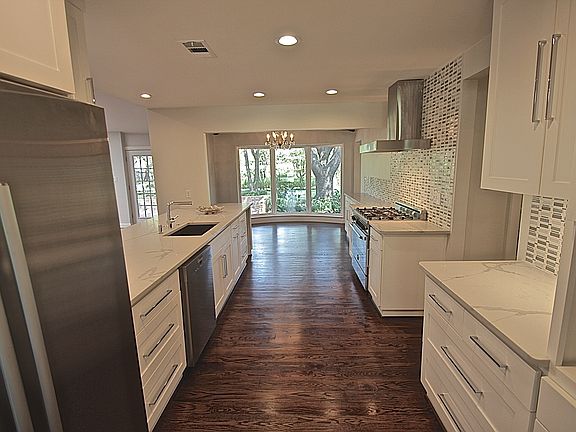 4th image of 4117 Mendenhall Dr