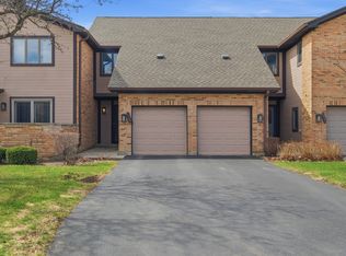 1729 Pebble Beach Ct, Hoffman Estates, IL 60169