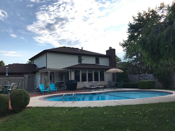2nd image of 865 Whitehall Dr