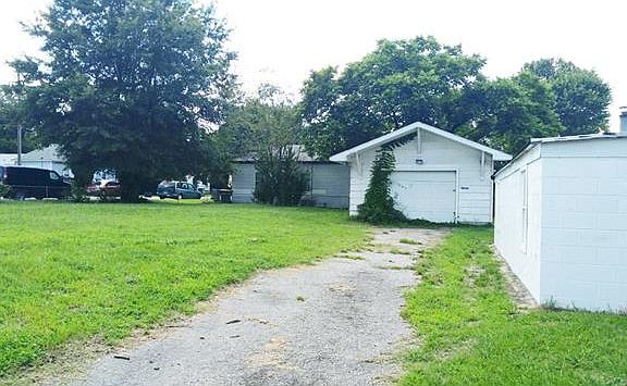 3rd image of 220 S 23rd Ave