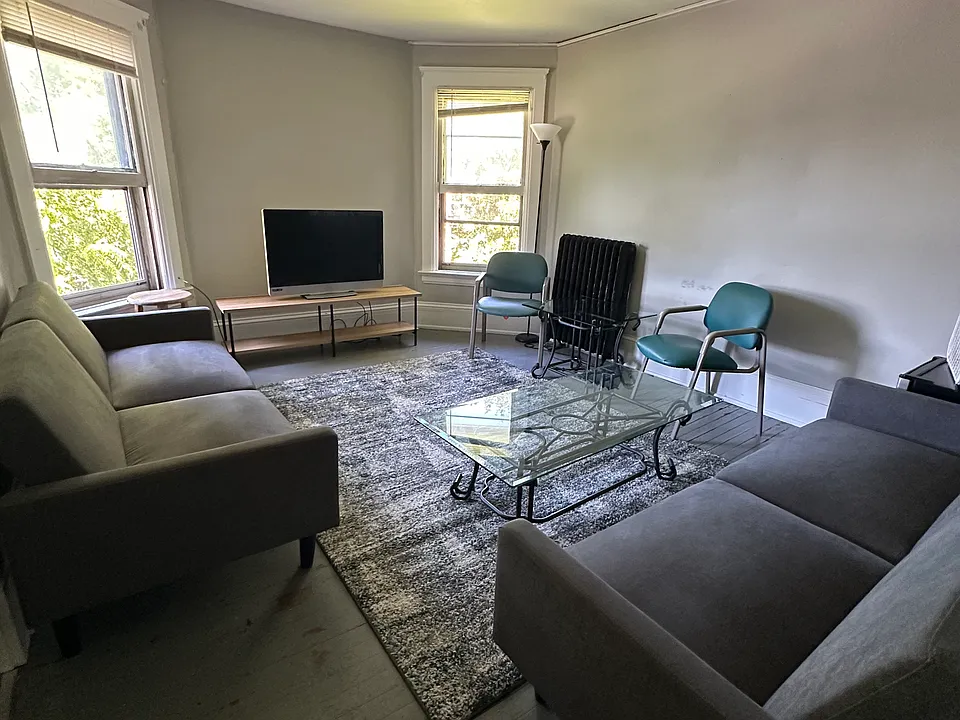 302 Mitchell St #23