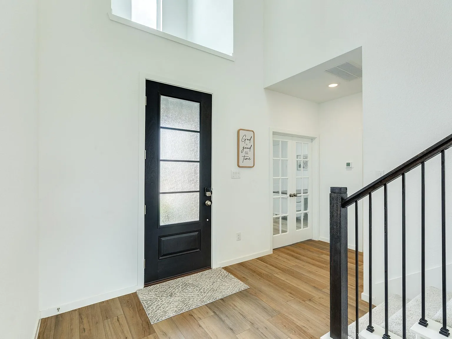 4 bed, 3.5 bath, 2694 sqft, $3,000 — Photo 4