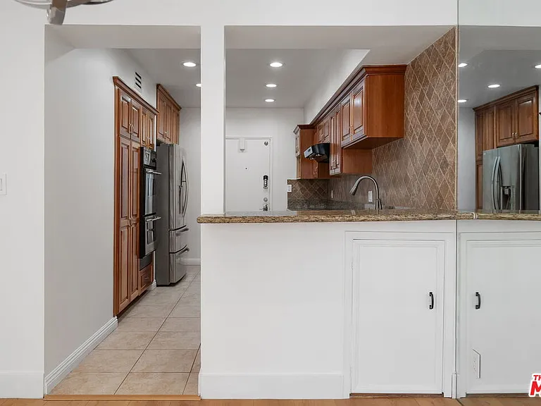 4807 Woodley Ave #309 — Photo 8