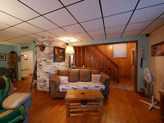 4th image of 120 Woodland Ave