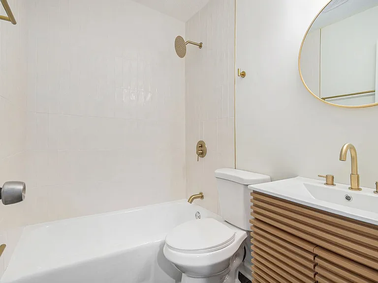 4011 McGee St — Photo 3