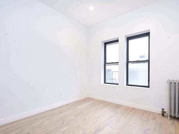 5th image of 4720 46th St APT 3R