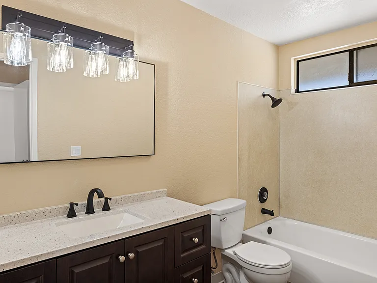 The Peppertree Apartments — Photo 16