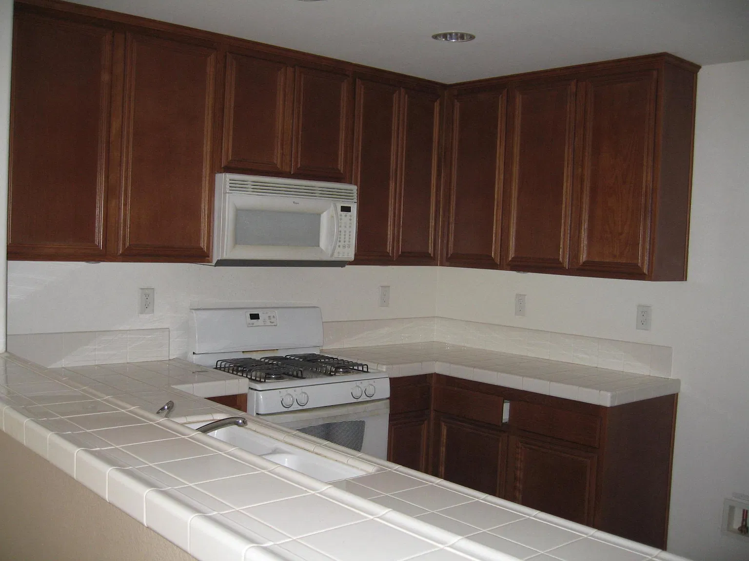 3 bed, 1600 sqft, $2,600 — Photo 4