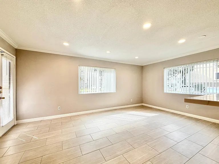 7405 Charmant Dr #2011 — Photo 6
