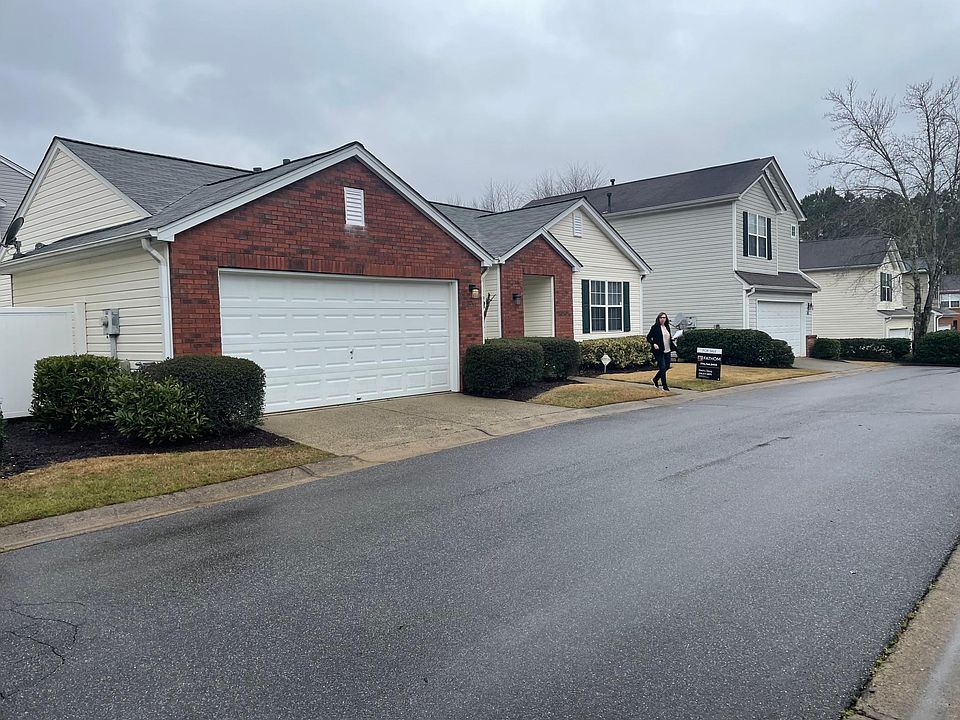 1st image of 667 Bedford Ct