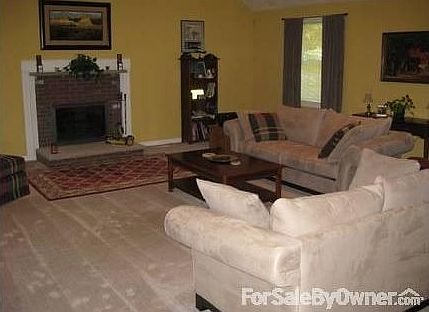 Huge Family Room
						:
						With plenty of floorspace this room could fit a pool table or fooseball!