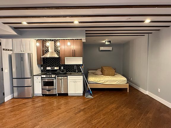 5th image of 35 Claver Pl #3B