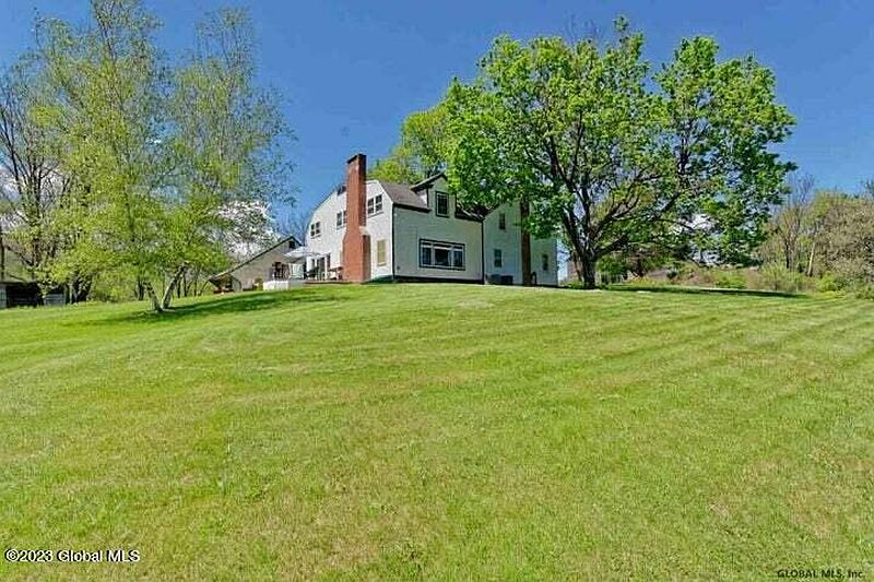 3rd image of 44 Country Lane