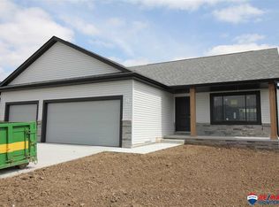 6564 Las Verdes Ln, Lincoln, NE 68523