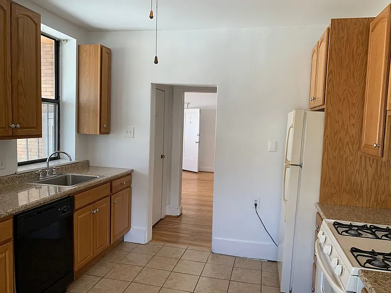 706-708 Summerlea Street — Photo 18