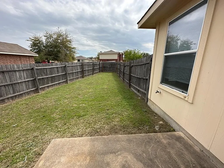 1000 Bluff Meadow Cv — Photo 19
