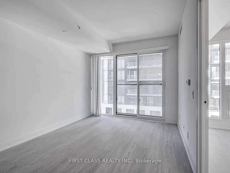 181 Dundas St E #1002 — Photo 15