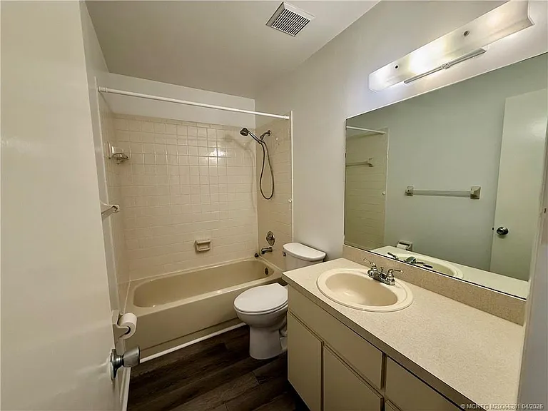 8005 SE Villa Cir — Photo 9
