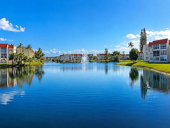 2nd image of 2750 W Sunrise Lakes Drive W #112