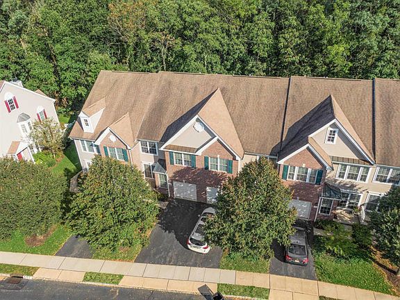 4th image of 91 Ironwood Ct