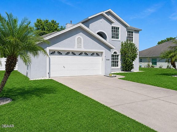3rd image of 1483 Surrey Park Dr