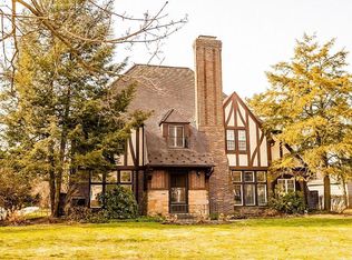 2996 Claremont Rd, Shaker Heights, OH 44122