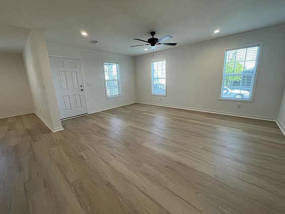 4th image of 21 Hanna Ct #135