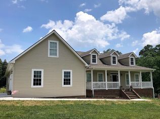 205 Odums Private Dr, Bluff City, TN 37618