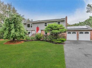 799 Sylvan Ave, Bayport, NY 11705