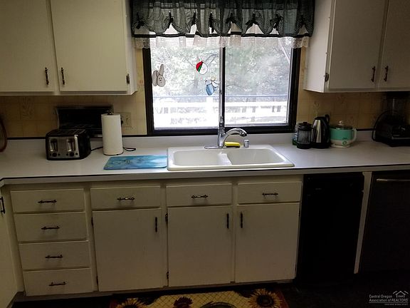 4th image of 15115 SE Pleasant Vw