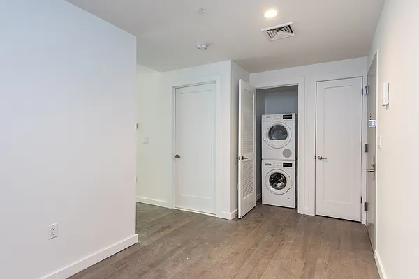 Rented by Nooklyn NYC LLC | media 82