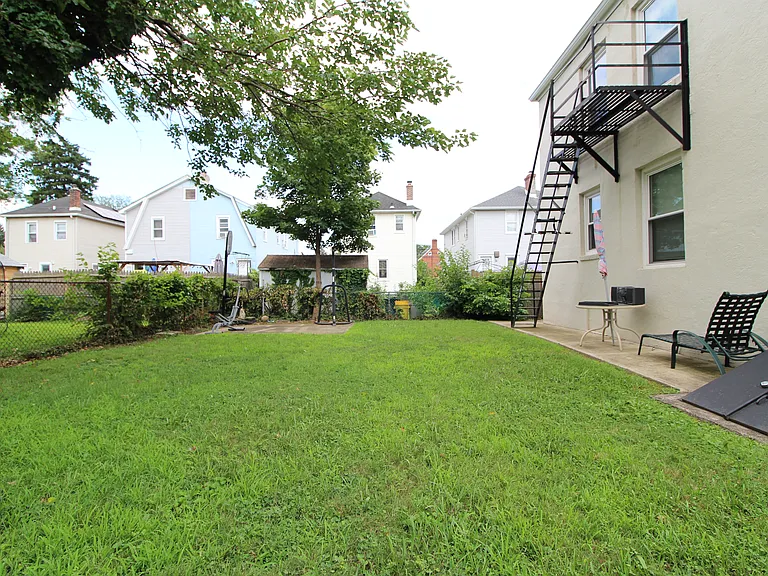 140 Moffatt Ave #4 — Photo 4