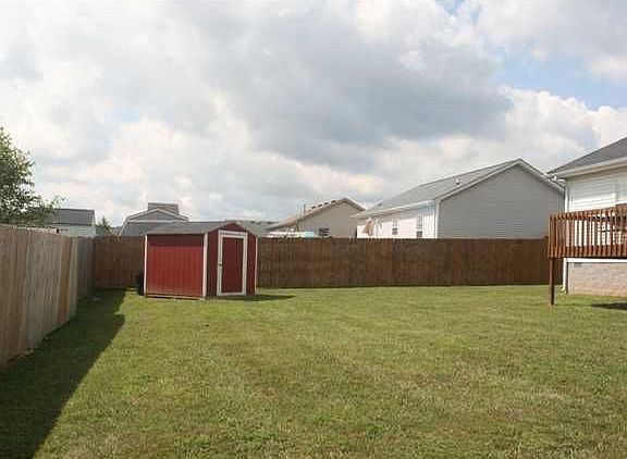 3rd image of 152 Farmview Dr