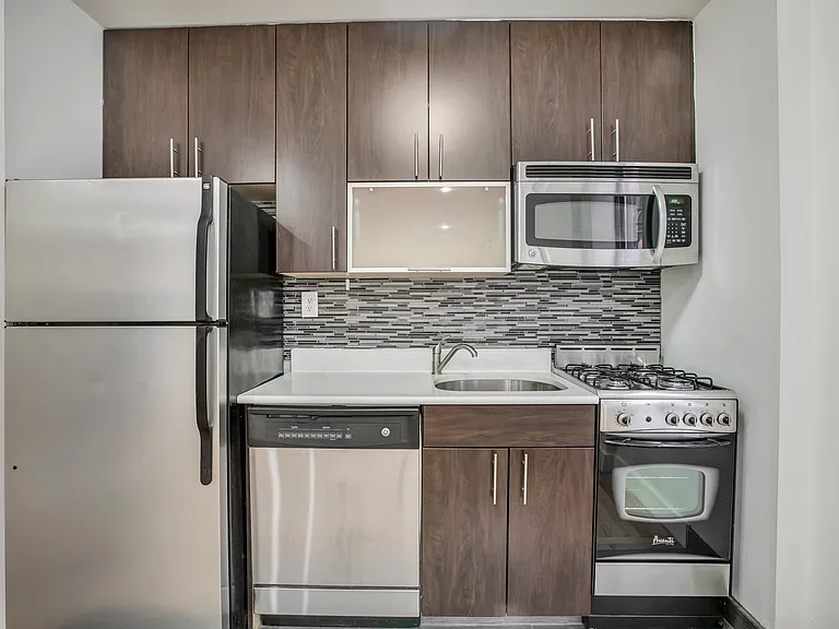 136 E 96th St #5B — Photo 6