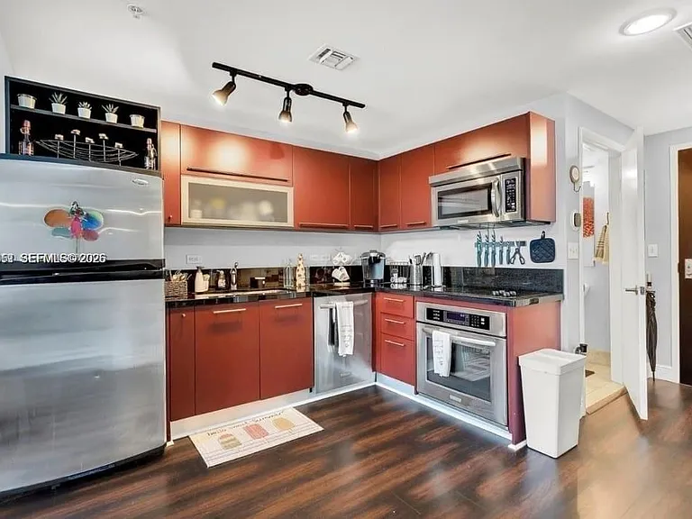 244 NE Biscayne Blvd #440 — Photo 37