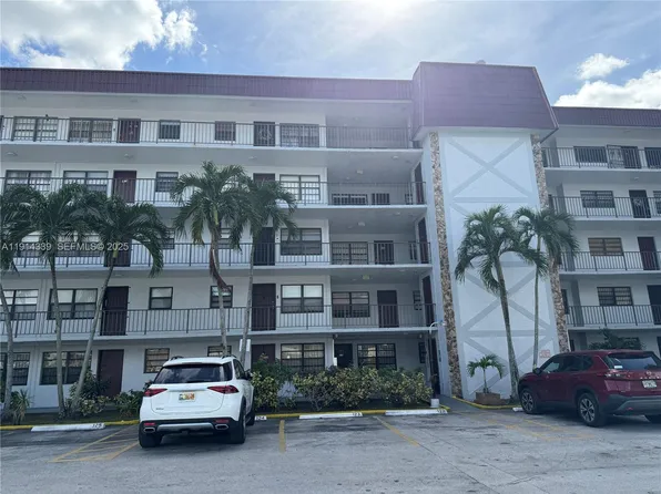325 W 68th St #321, Hialeah, FL 33014