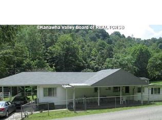 1005 Gabe Rd, Clendenin, WV 25045
