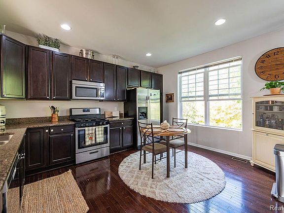 5th image of 28099 Hewes Ln #333
